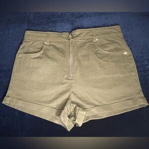 Shorts Zip Front Olive Green Shorts by Forever 21 O Ring Zip front Shorts 🆕